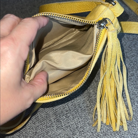 Latico lave Yellow Leather Crossbody good condition with one stain - Picture 13 of 15